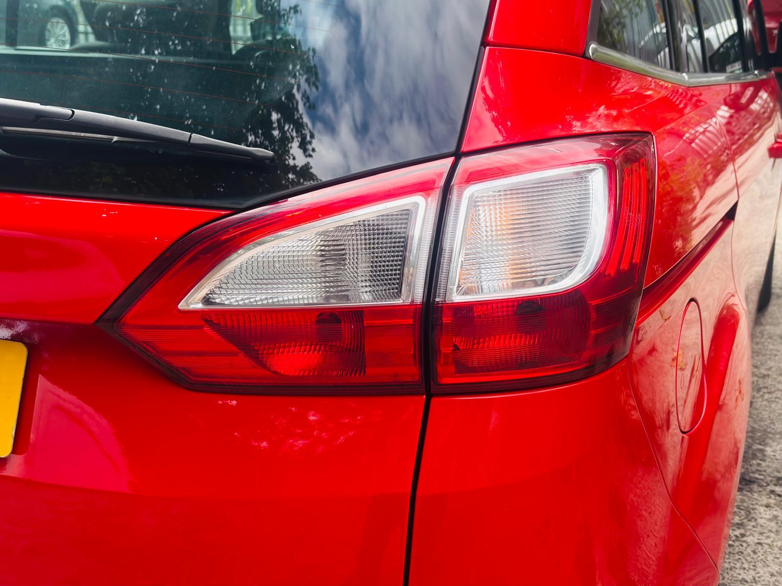 Ford Grand C-Max 1.5 TDCi Titanium MPV 5dr Diesel Powershift Euro 6 (s/s) (Nav) (120 ps)