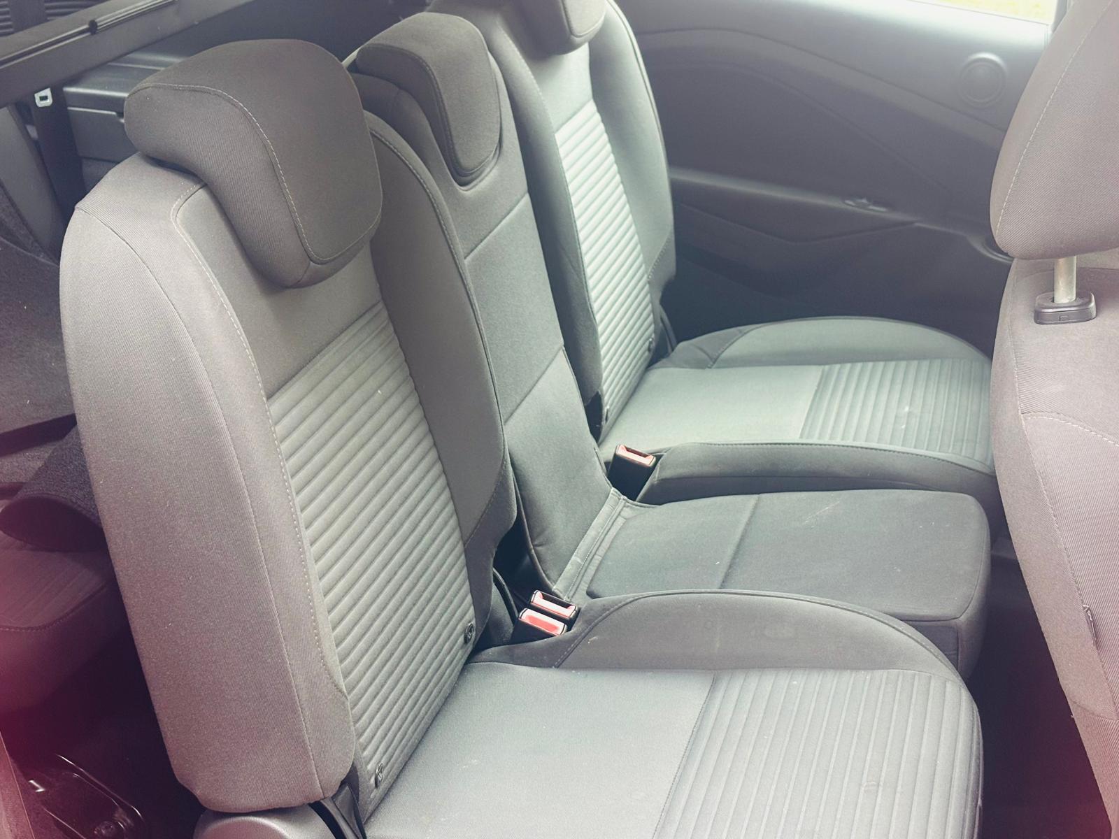 Ford Grand C-Max 1.5 TDCi Titanium MPV 5dr Diesel Powershift Euro 6 (s/s) (Nav) (120 ps)