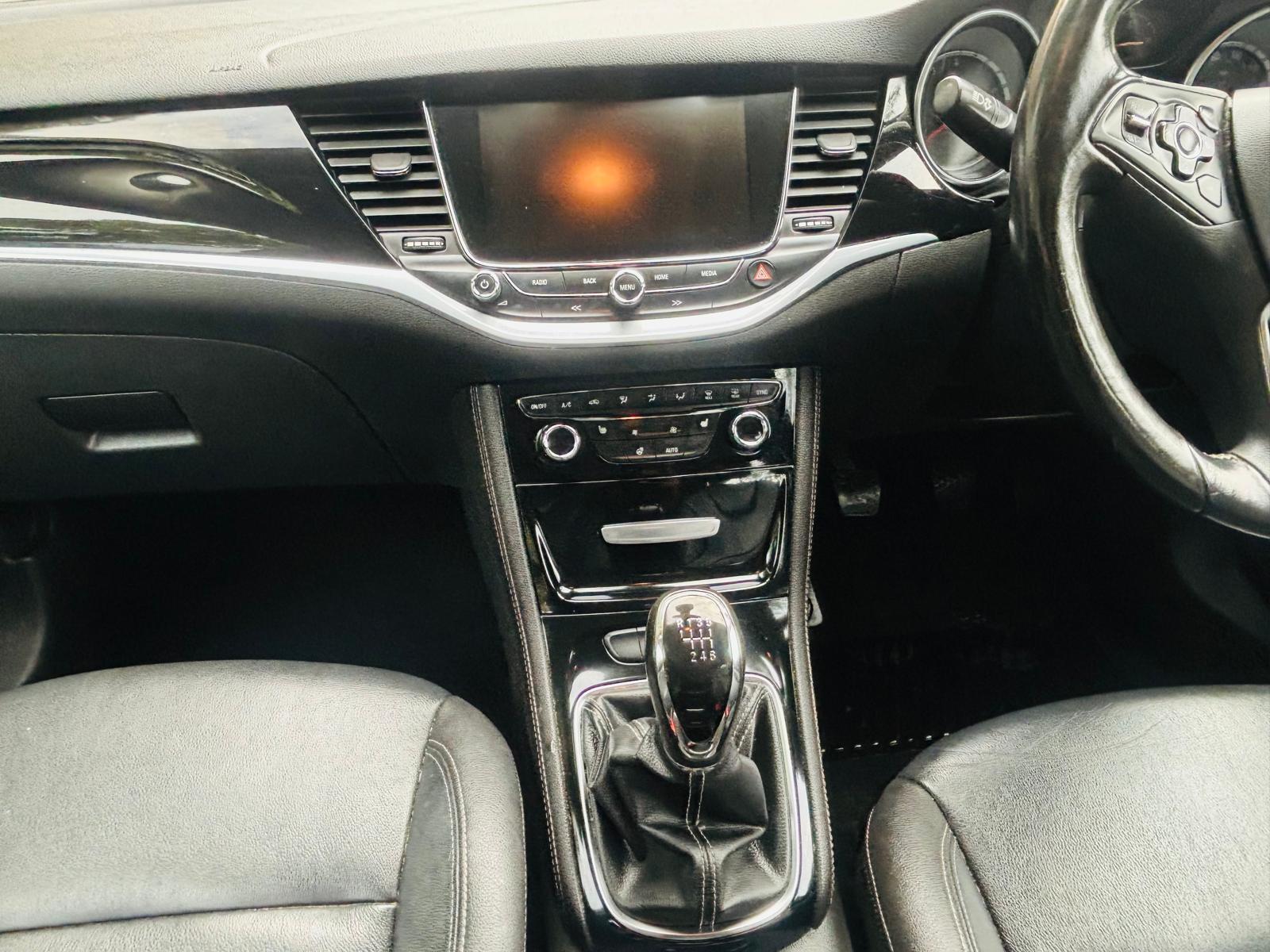 Vauxhall Astra 1.4i Turbo Elite Nav Hatchback 5dr Petrol Manual Euro 6 (150 ps)