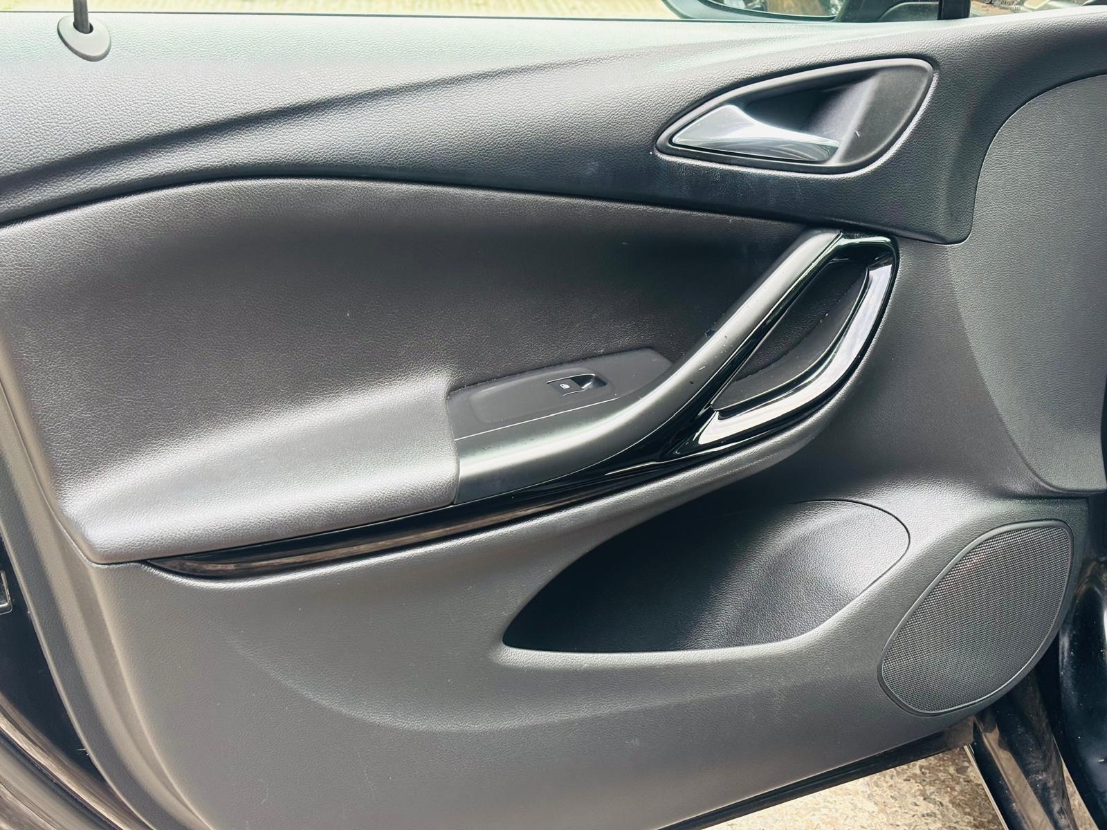 Vauxhall Astra 1.4i Turbo Elite Nav Hatchback 5dr Petrol Manual Euro 6 (150 ps)