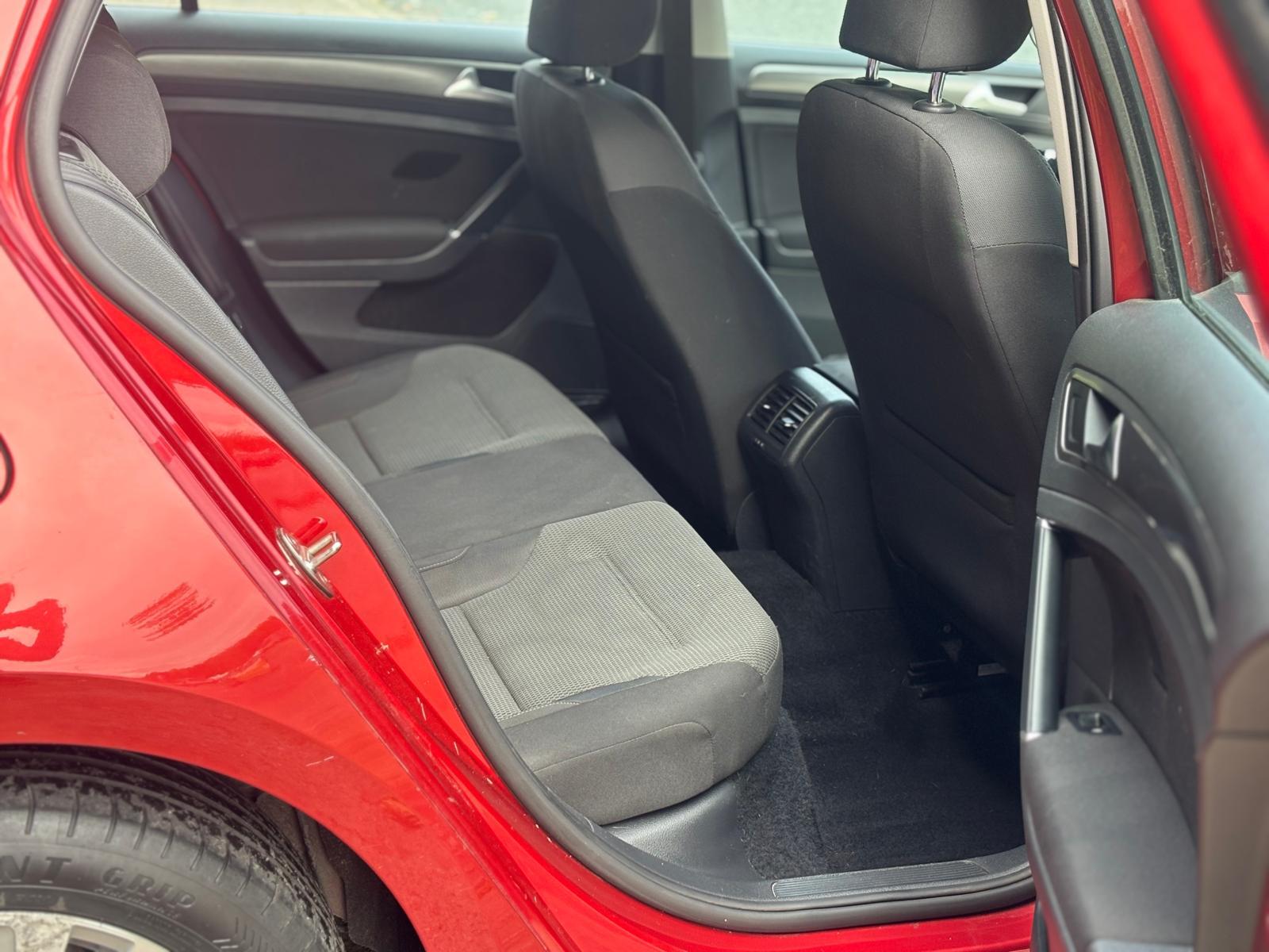 Volkswagen Golf 1.6 TDI BlueMotion Tech SE Hatchback 5dr Diesel DSG Euro 5 (s/s) (105 ps)