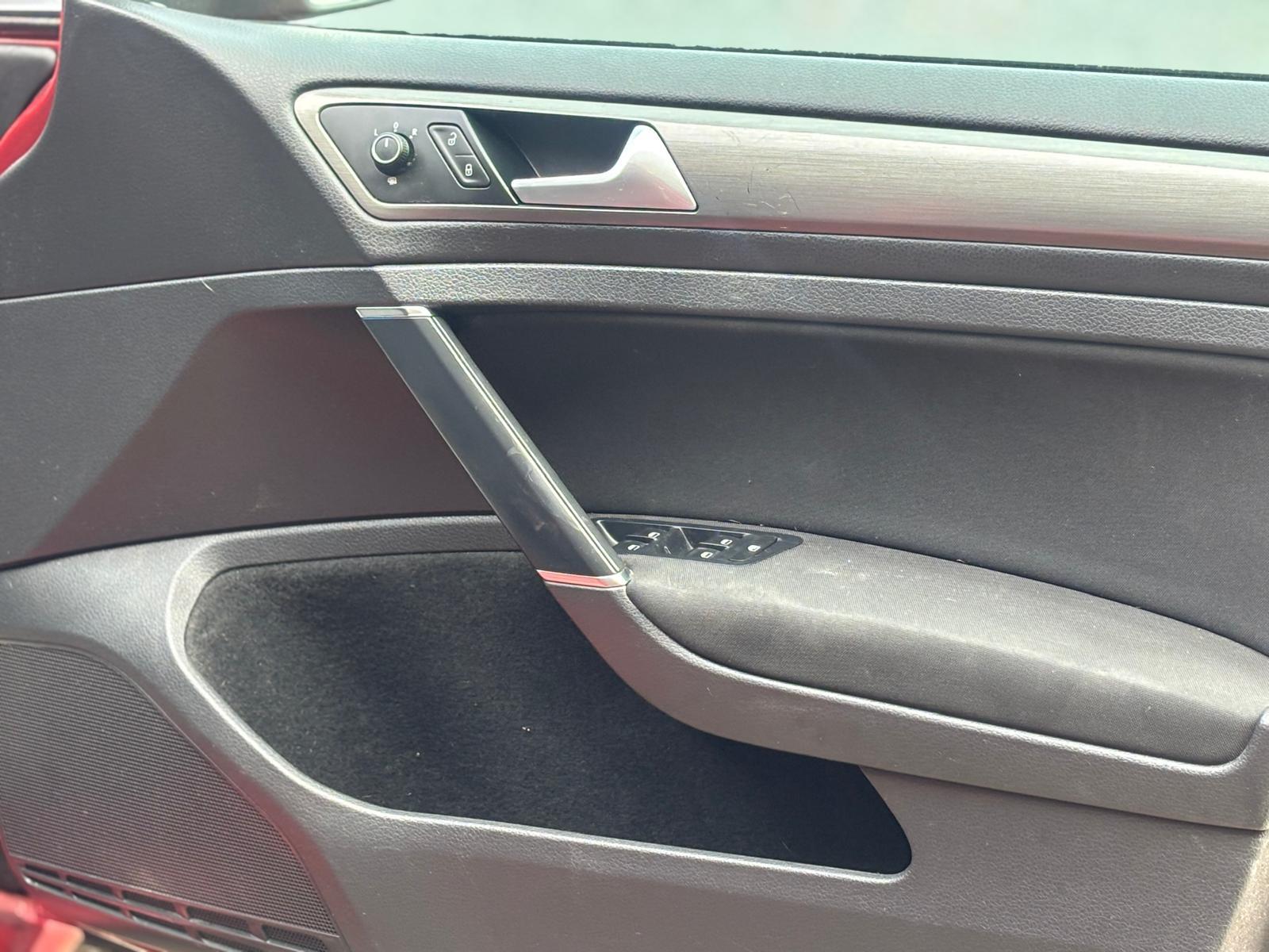 Volkswagen Golf 1.6 TDI BlueMotion Tech SE Hatchback 5dr Diesel DSG Euro 5 (s/s) (105 ps)