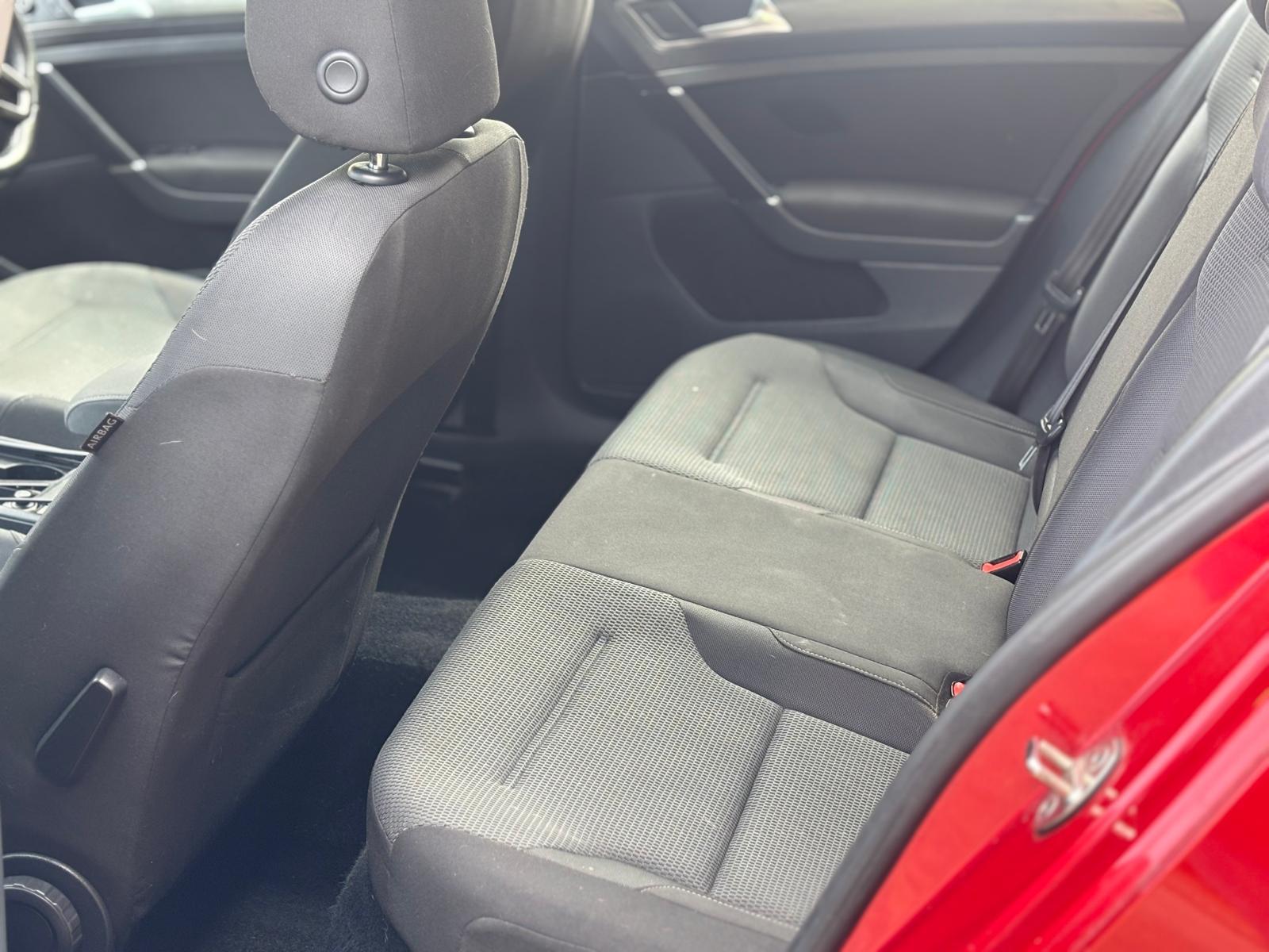 Volkswagen Golf 1.6 TDI BlueMotion Tech SE Hatchback 5dr Diesel DSG Euro 5 (s/s) (105 ps)