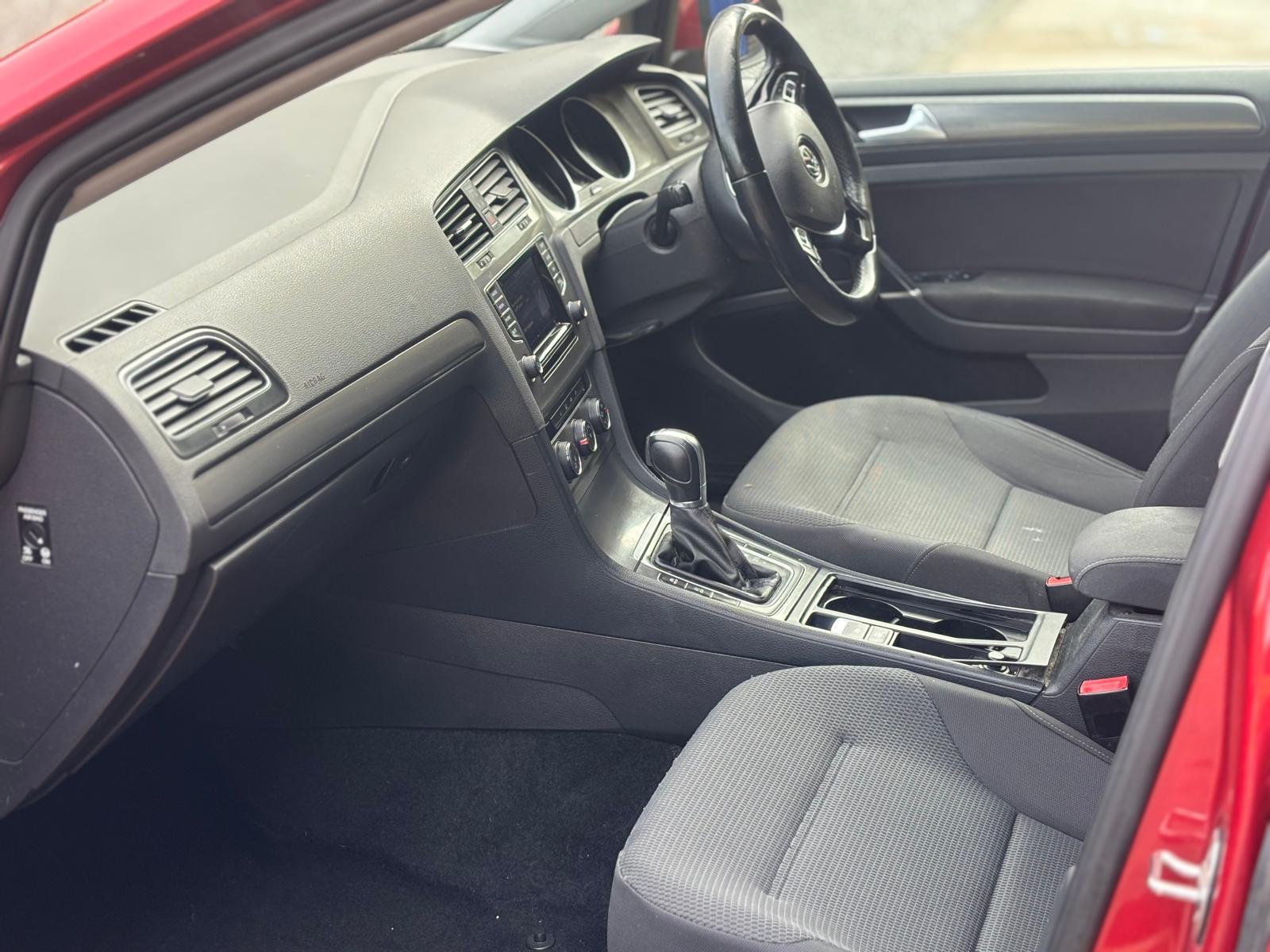 Volkswagen Golf 1.6 TDI BlueMotion Tech SE Hatchback 5dr Diesel DSG Euro 5 (s/s) (105 ps)