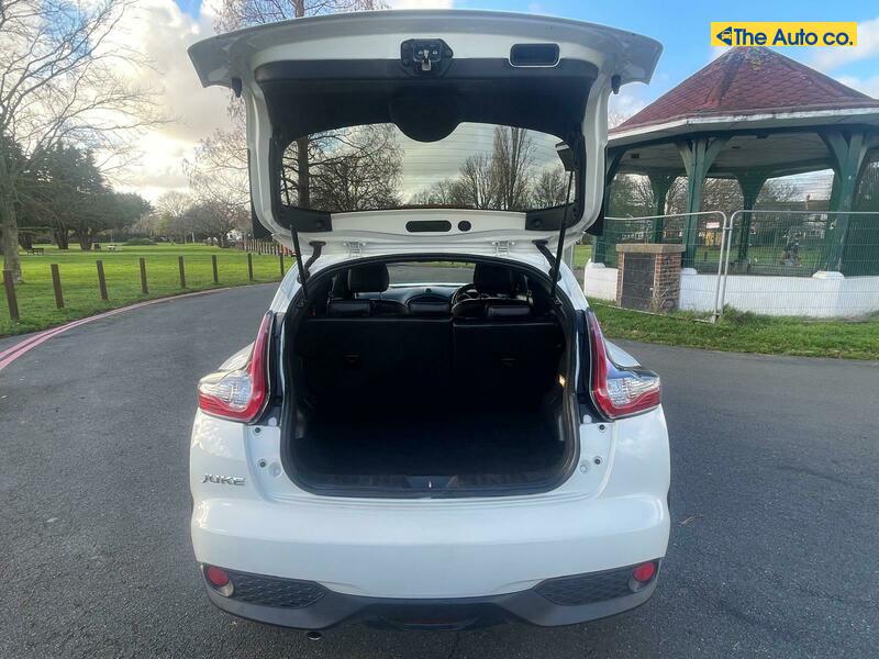 Nissan Juke 1.6 Tekna SUV 5dr Petrol XTRON Euro 6 (117 ps)