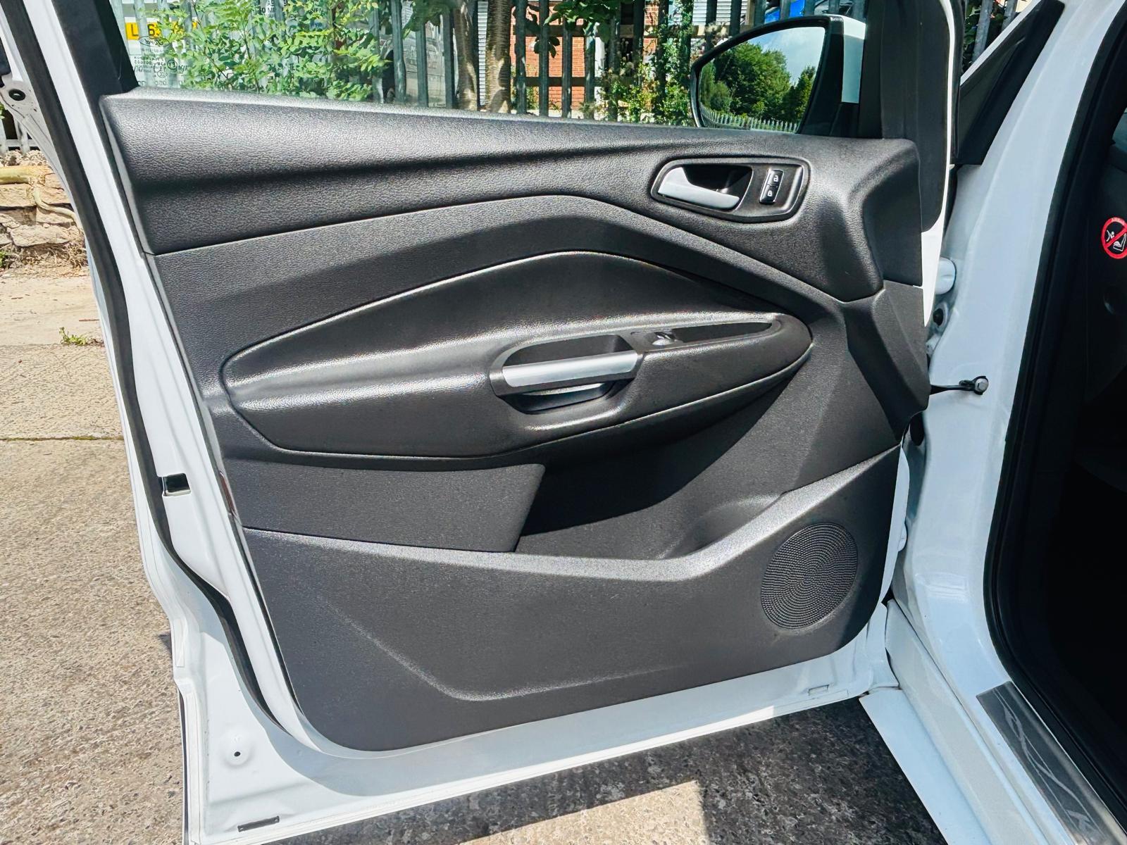 Ford Kuga 2.0 TDCi Titanium X Sport SUV 5dr Diesel Powershift AWD Euro 6 (s/s) (180 ps)