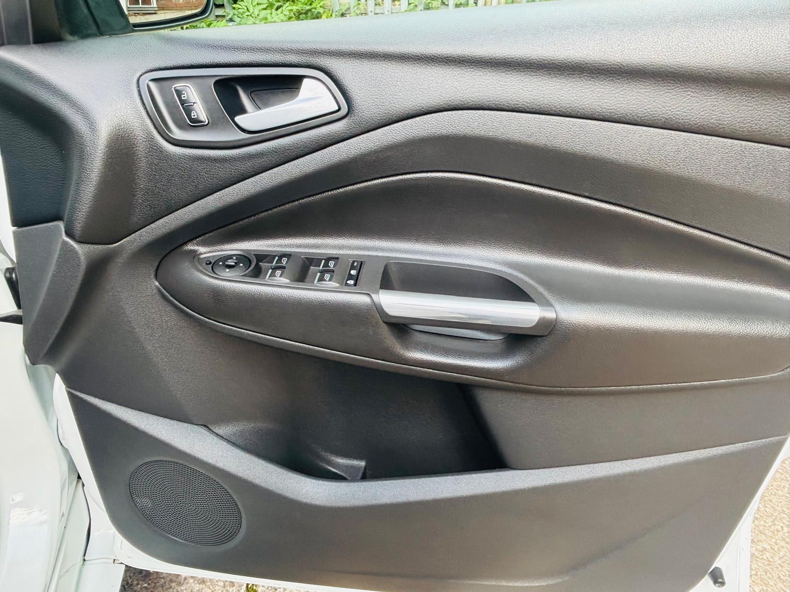 Ford Kuga 2.0 TDCi Titanium X Sport SUV 5dr Diesel Powershift AWD Euro 6 (s/s) (180 ps)