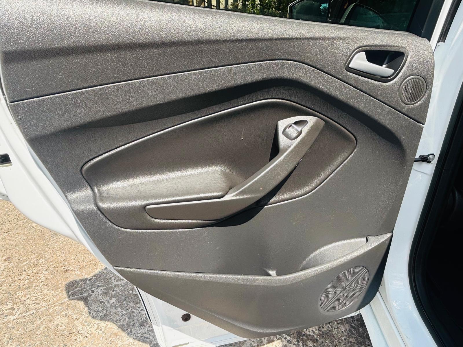 Ford Kuga 2.0 TDCi Titanium X Sport SUV 5dr Diesel Powershift AWD Euro 6 (s/s) (180 ps)