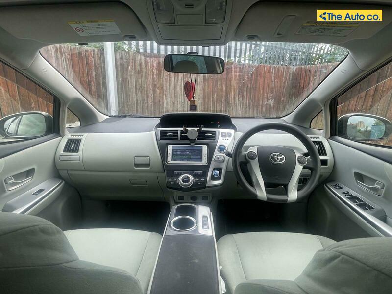 Toyota Prius 1.8 VVT-h T Spirit Hatchback 5dr Petrol Hybrid CVT Euro 5 (s/s) (136 ps)