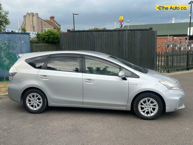 Toyota Prius 1.8 VVT-h T Spirit Hatchback 5dr Petrol Hybrid CVT Euro 5 (s/s) (136 ps)