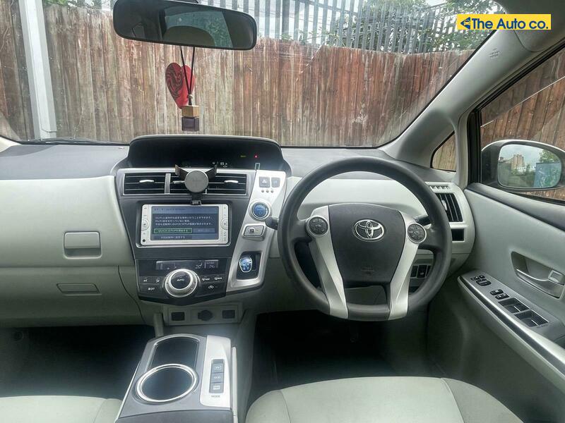 Toyota Prius 1.8 VVT-h T Spirit Hatchback 5dr Petrol Hybrid CVT Euro 5 (s/s) (136 ps)